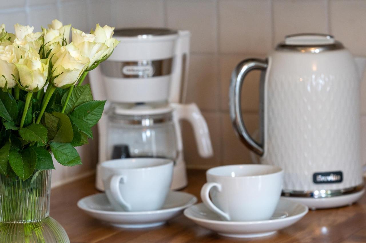 Entire Home In Streatham With Lovely Views & Ultra Fast Wi-Fi Norbury  エクステリア 写真