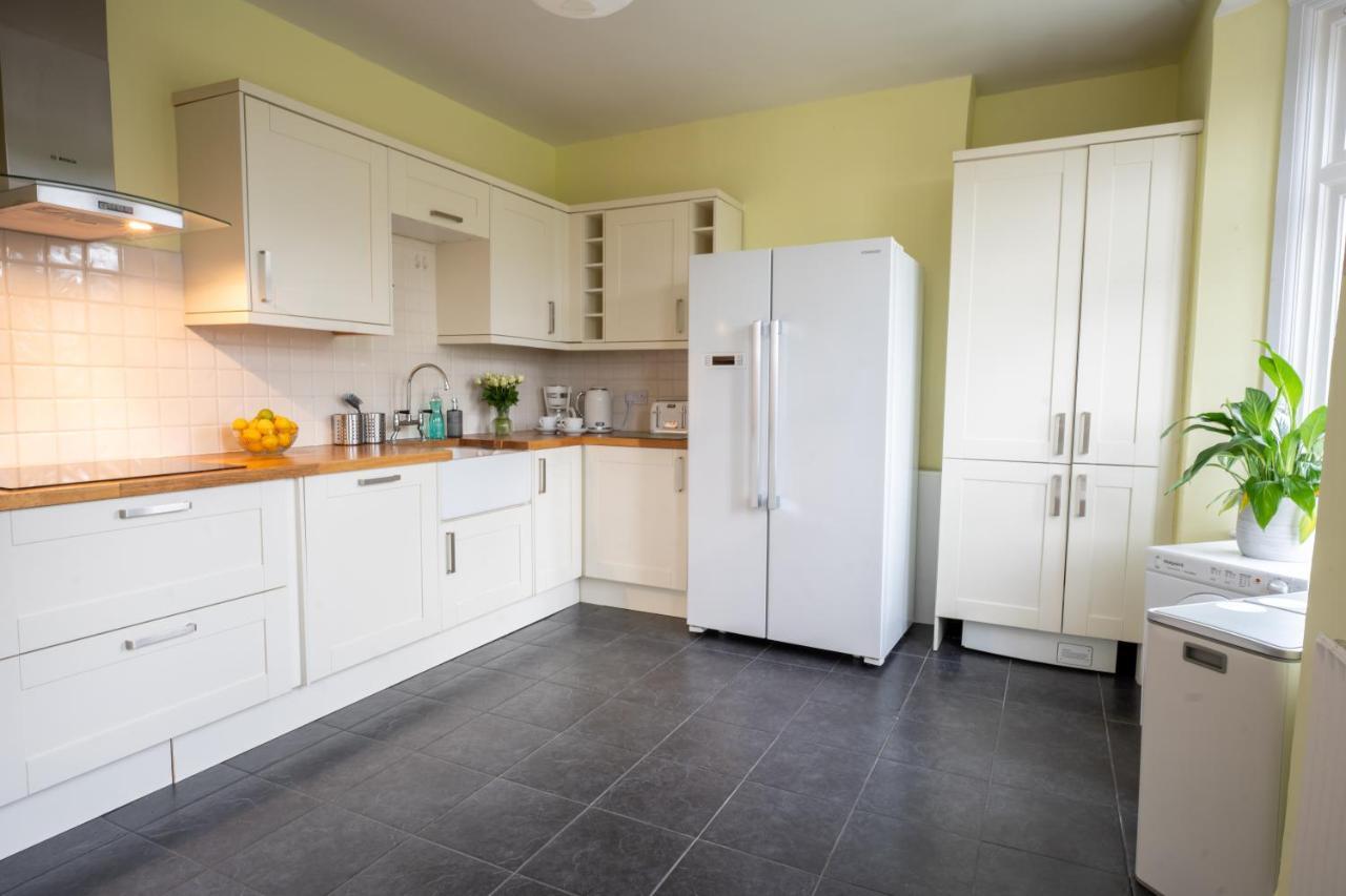 Entire Home In Streatham With Lovely Views & Ultra Fast Wi-Fi Norbury  エクステリア 写真